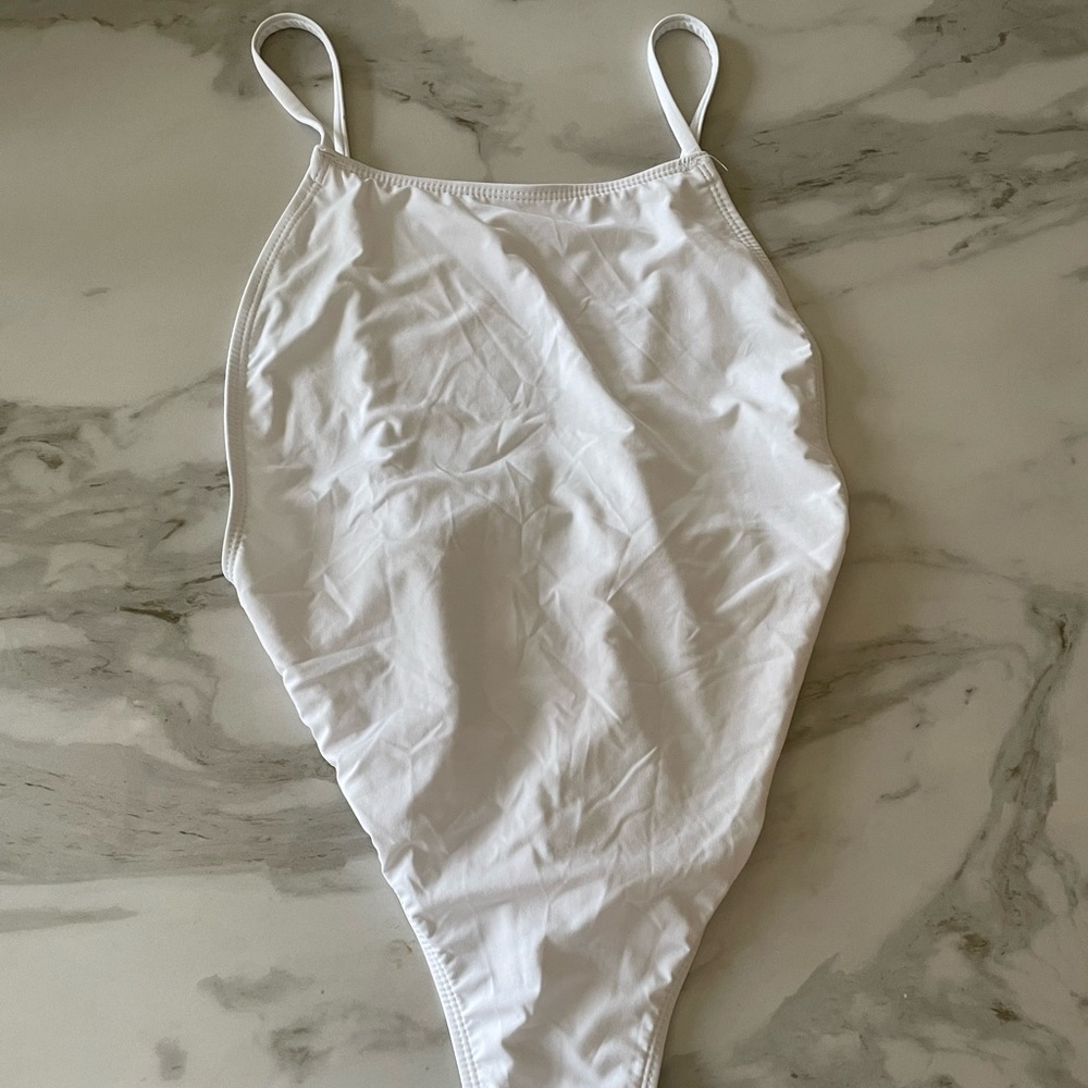 MISGUIDED WHITE ONE PIECE SWIMSUITS